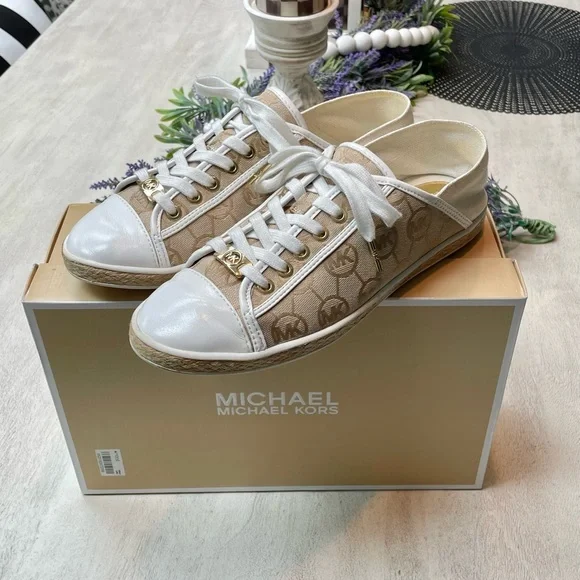 Michael Kors Kristy Slides 🤎 - Picture 6 of 11